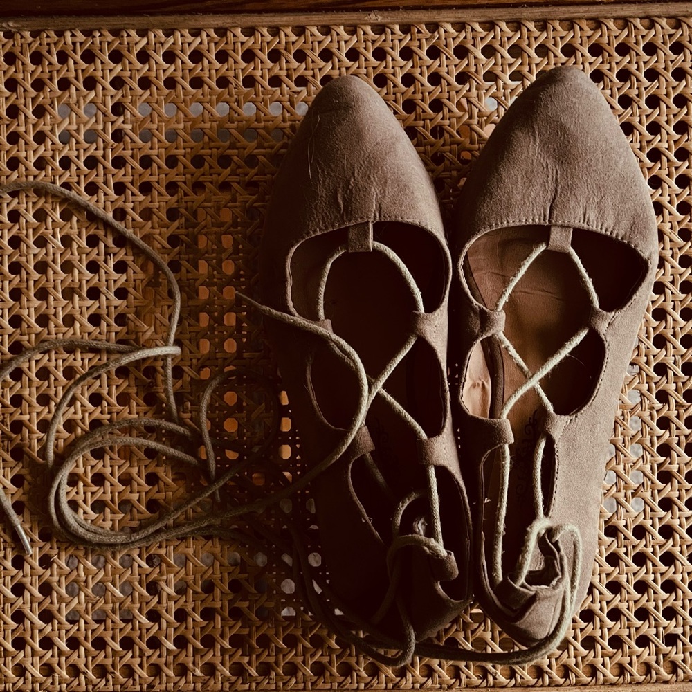 lace up flats